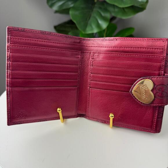 💎✨Authentic Gucci Heart Flap French Wallet - Picture 3 of 5